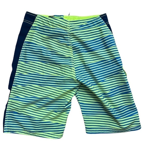 Puma swim trunk and cat & Jack Rashguard Size M (10/12) - Picture 10 of 12